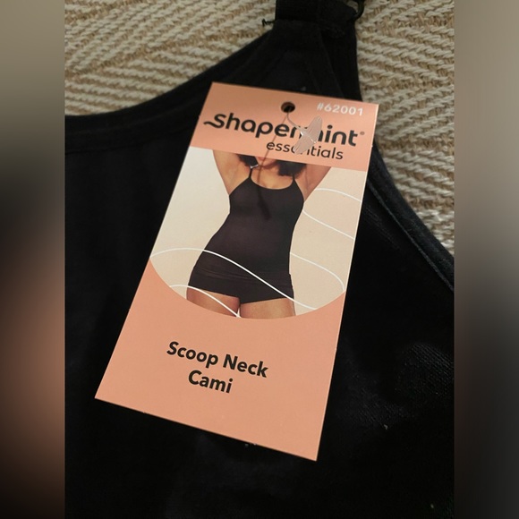 Shapermint Essentials All Day Every Day Scoop Neck Cami - Picture 7 of 14